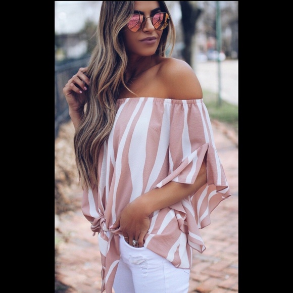 5 ⭐rated pink striped off the shoulder top - Picture 2 of 4